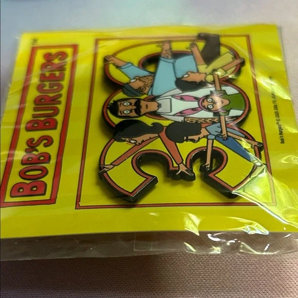 Bob’s Burgers 300 Episodes SDCC Exclusive Enamel Pin - Picture 4 of 4